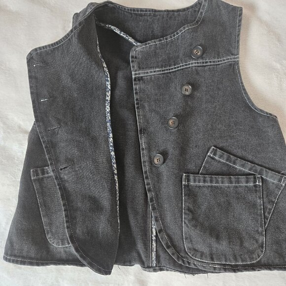 QM Women’s Black Denim Vest QM Button Front Pockets Asymmetrical - Picture 2 of 14